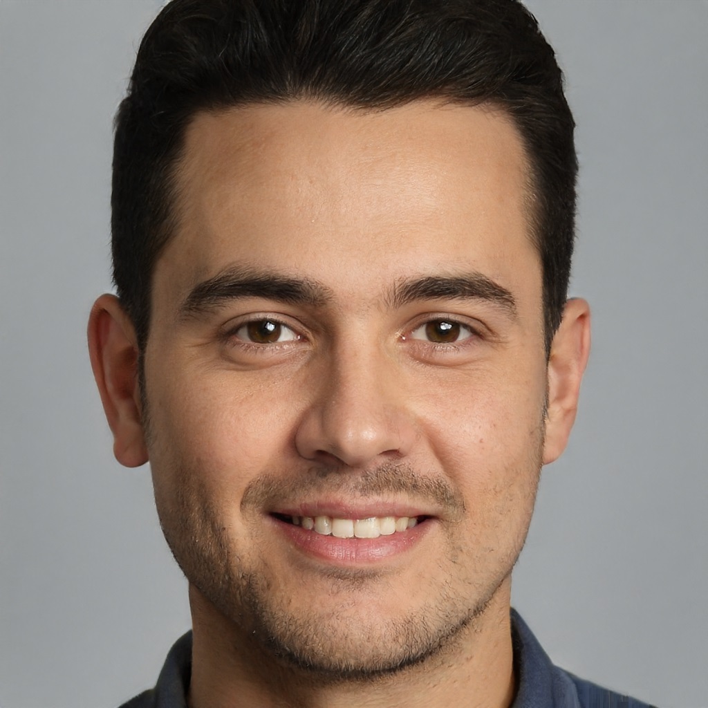 Максим Леонов